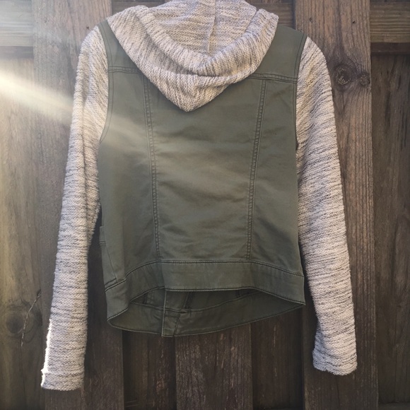 Jacket - Picture 5 of 5